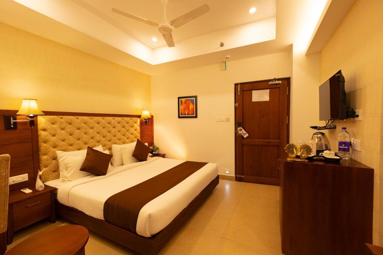 Hotel Dev Residency Thiruvananthapuram Zewnętrze zdjęcie