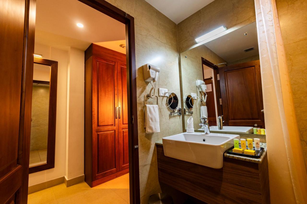 Hotel Dev Residency Thiruvananthapuram Zewnętrze zdjęcie