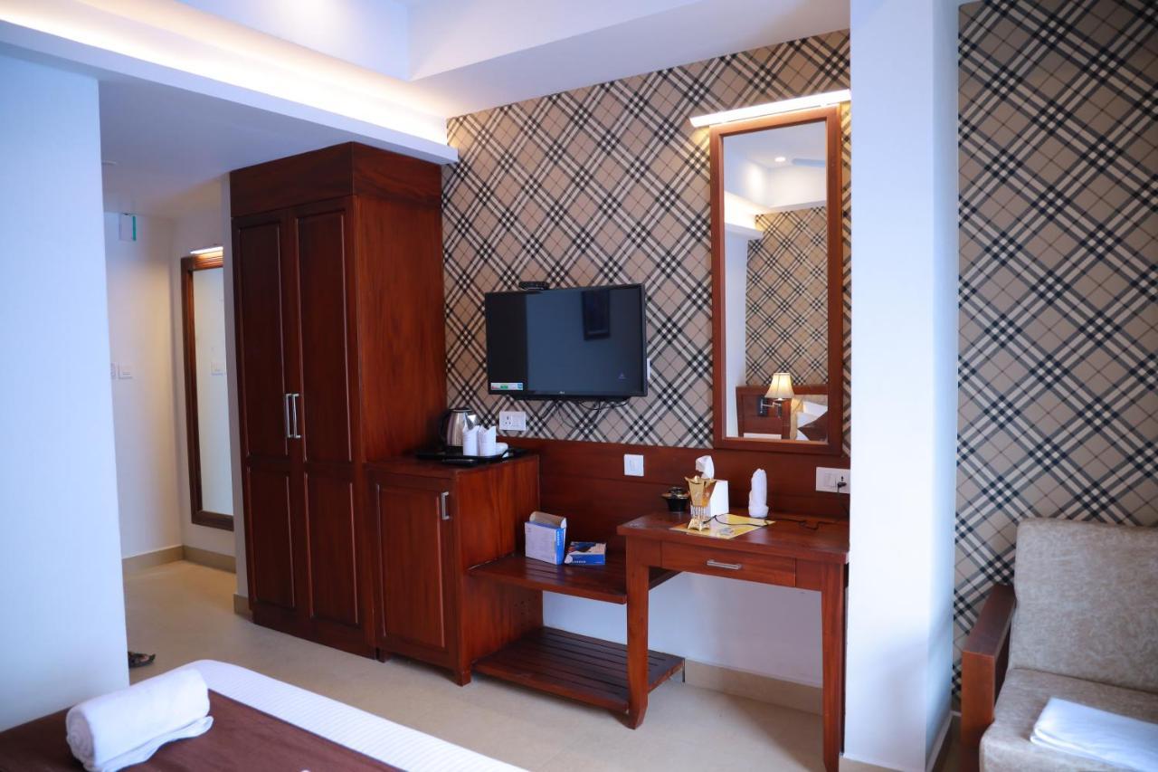 Hotel Dev Residency Thiruvananthapuram Zewnętrze zdjęcie