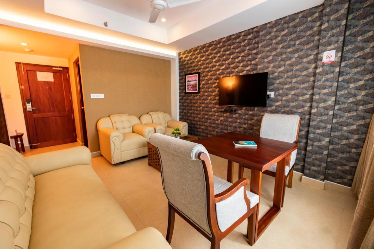 Hotel Dev Residency Thiruvananthapuram Zewnętrze zdjęcie