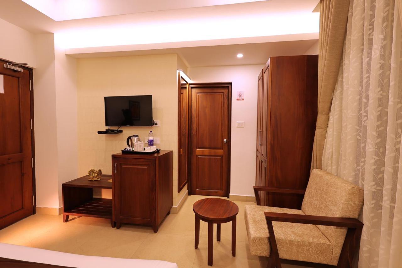 Hotel Dev Residency Thiruvananthapuram Zewnętrze zdjęcie