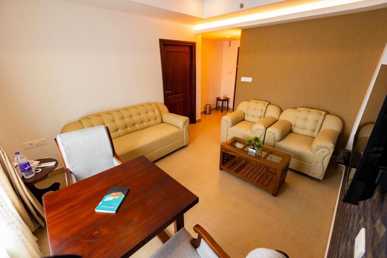 Hotel Dev Residency Thiruvananthapuram Zewnętrze zdjęcie
