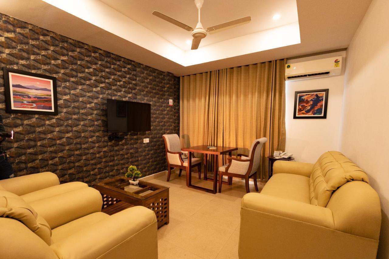 Hotel Dev Residency Thiruvananthapuram Zewnętrze zdjęcie