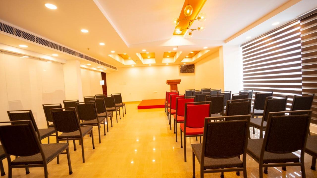 Hotel Dev Residency Thiruvananthapuram Zewnętrze zdjęcie